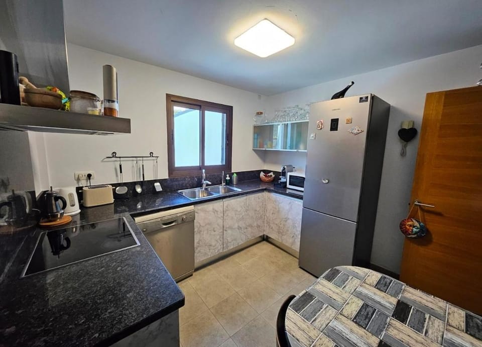 dishwasher, oven, toaster, kitchen