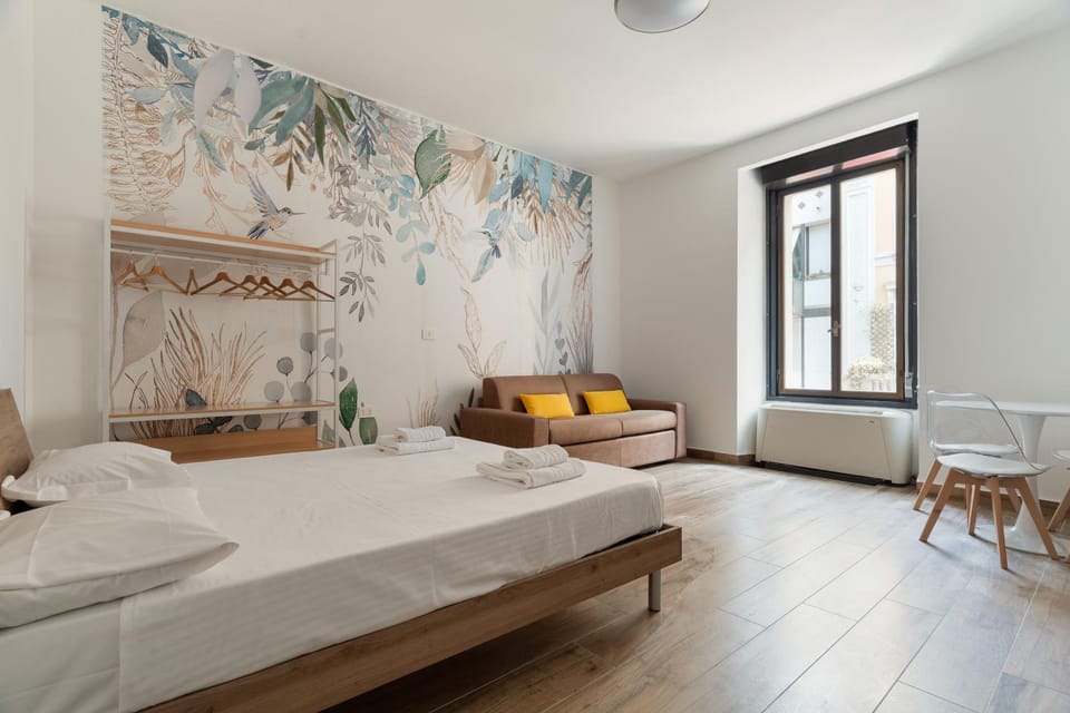 Bed, Living room, Photo of the whole room, Seating area, Bedroom, towels
