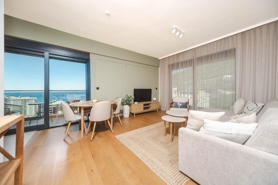 Living room, Dining area, Sea view