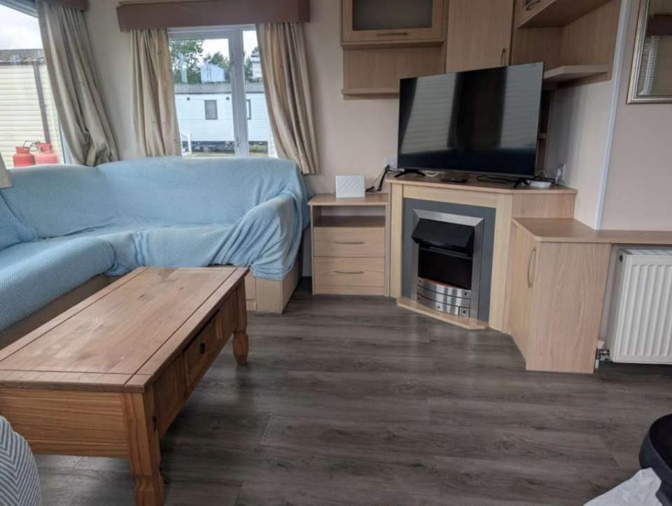 Communal lounge/ TV room, Living room