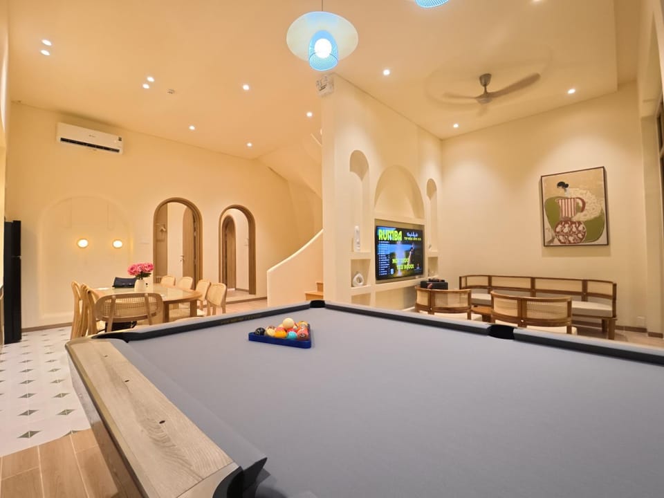 BBQ facilities, Billiard, Karaoke, Nightclub / DJ, Sauna, Business facilities, Evening entertainment