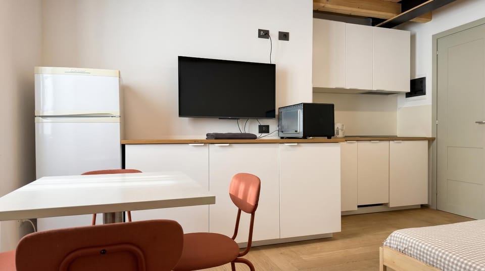 TV and multimedia, Kitchen or kitchenette, Dining area