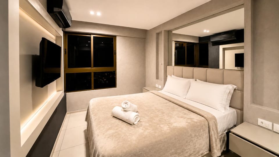 Photo of the whole room, Bedroom