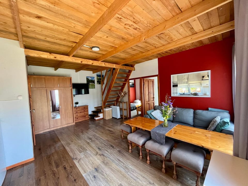 Communal lounge/ TV room, TV and multimedia, Living room, Seating area