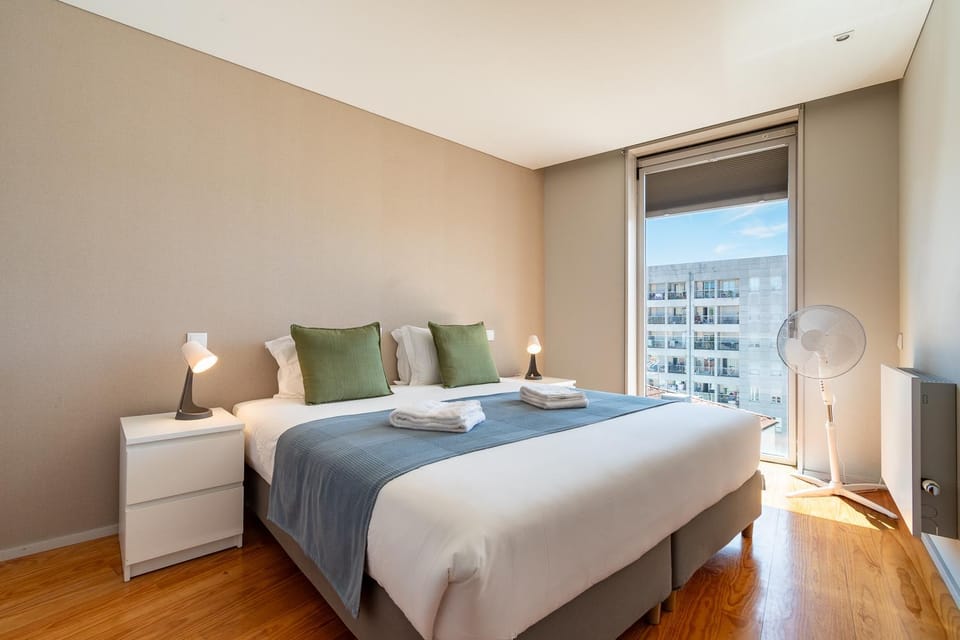 Cedofeita Balcony & Garage Apartment in Porto