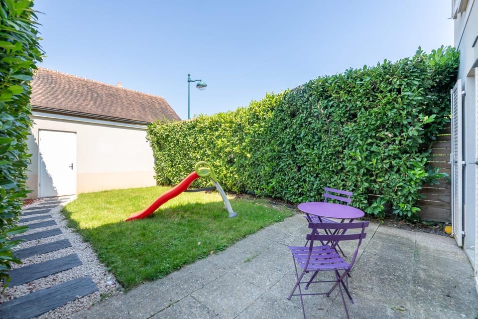 La Villa Nuku Hiva, 8 personnes, 10 min Disneyland Paris Bed and Breakfast in Magny-le-Hongre