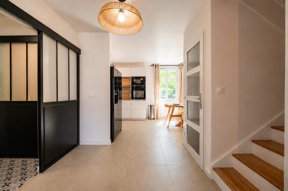La Villa Nuku Hiva, 8 personnes, 10 min Disneyland Paris Bed and Breakfast in Magny-le-Hongre