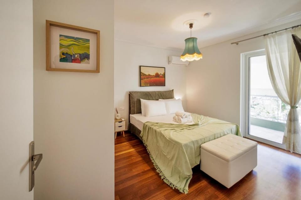 Athens Riviera Luxury 2BR Sleeps 6 Parking Apartment in South Athens