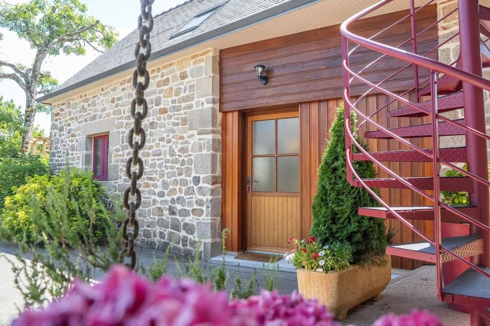 Maison en pierre dans un hameau privé House in Pont-l'Abbé