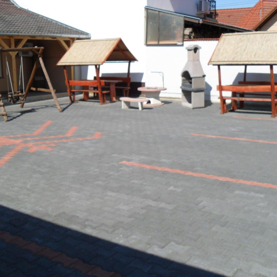 Patio, BBQ facilities, Balcony/Terrace, Inner courtyard view