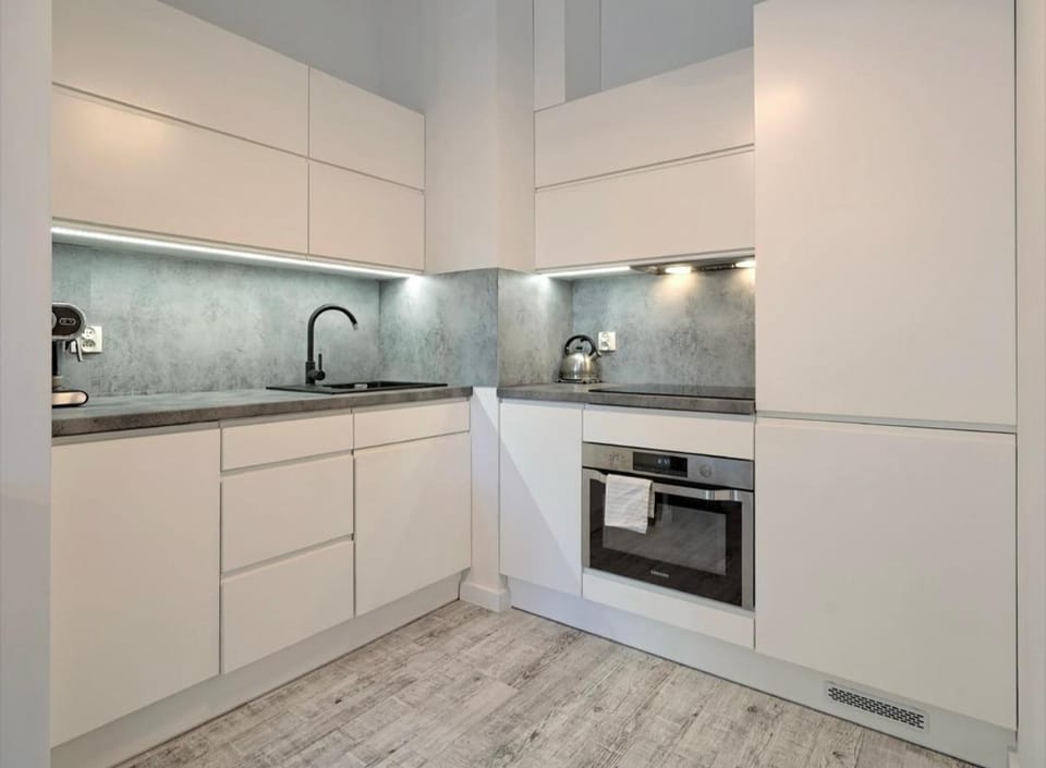 oven, kitchen