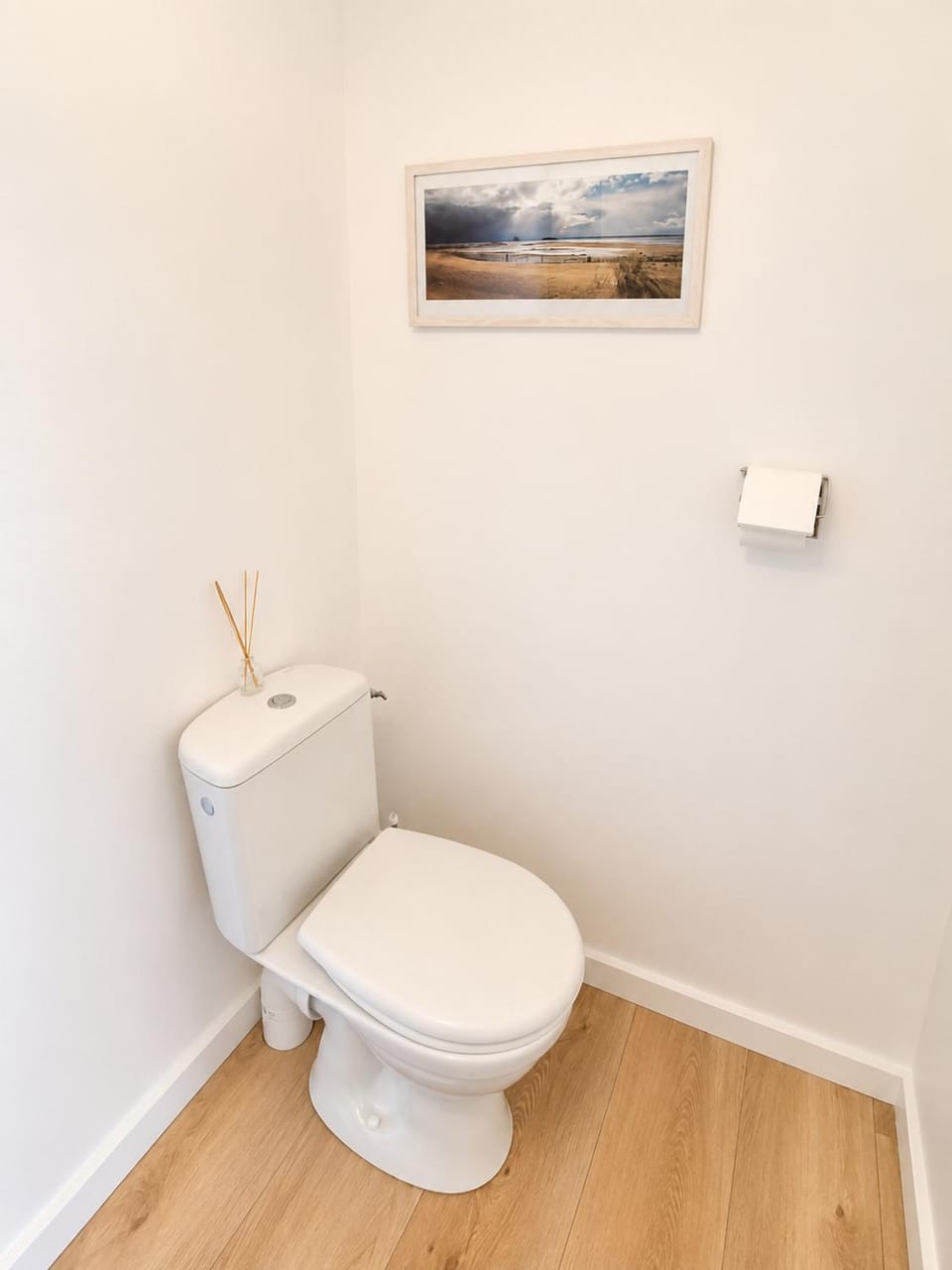 Toilet, Decorative detail
