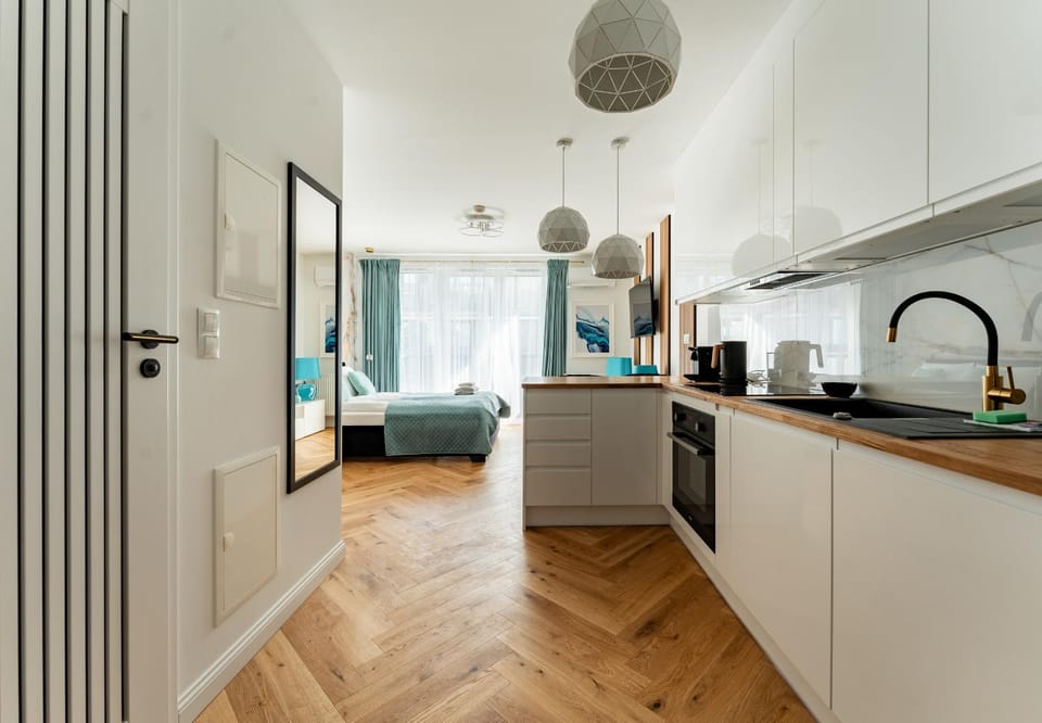 Bed, Kitchen or kitchenette, Living room, Photo of the whole room, Seating area, Dining area, Bedroom, stove