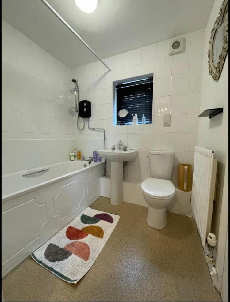 Shower, Toilet, Bathroom