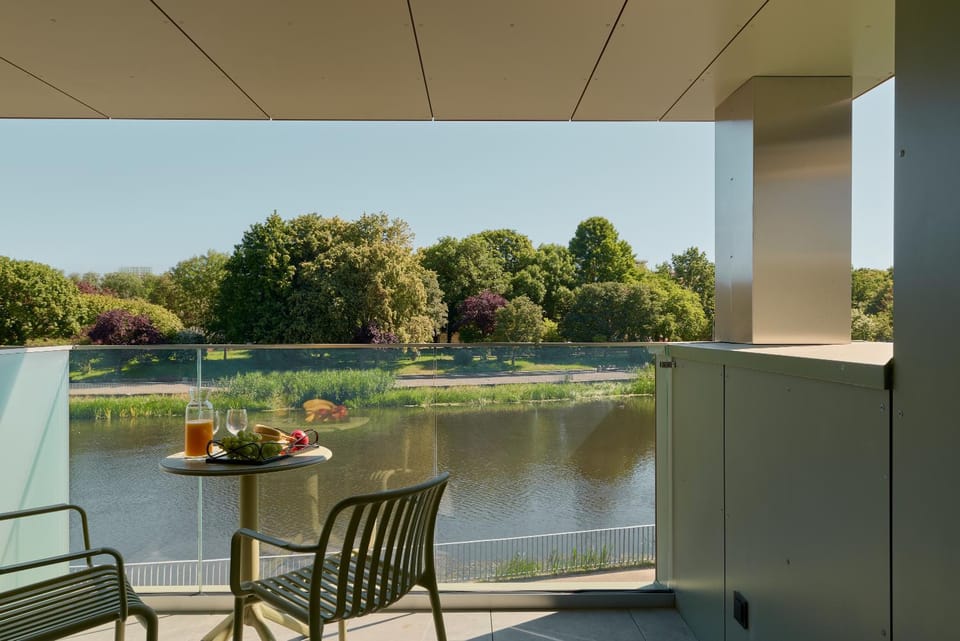 Day, Natural landscape, View (from property/room), Balcony/Terrace, Dining area, River view