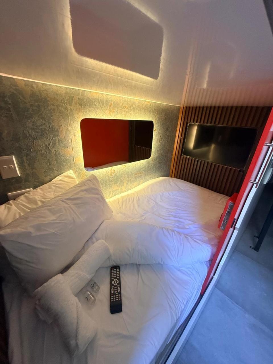 Capsules Capepod City Centre Capsule hotel in Cape Town