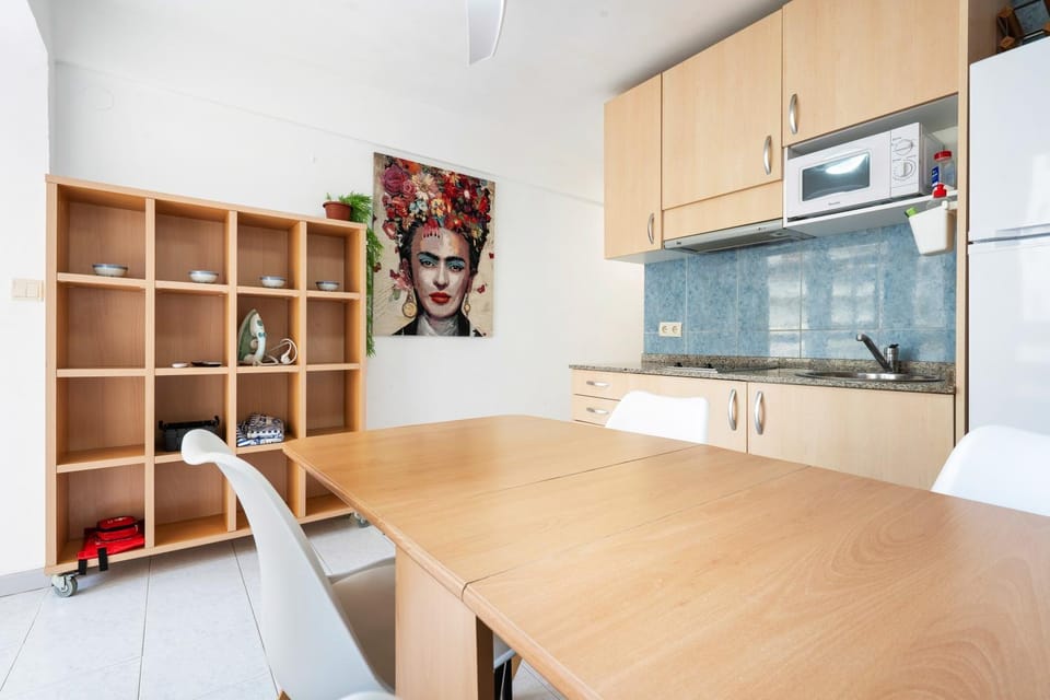 Kitchen or kitchenette, Living room