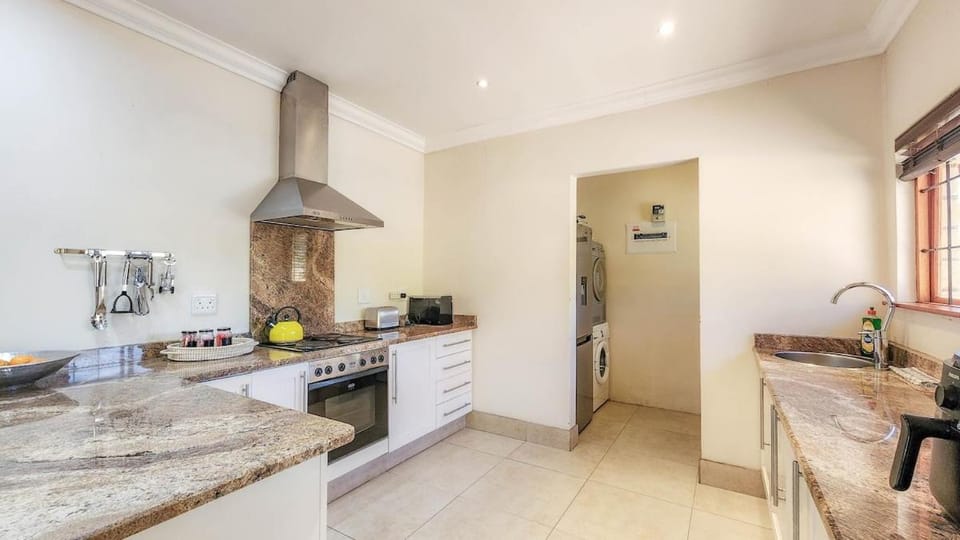Kitchen or kitchenette, oven