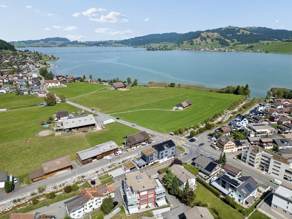 Bird's eye view, Area and facilities