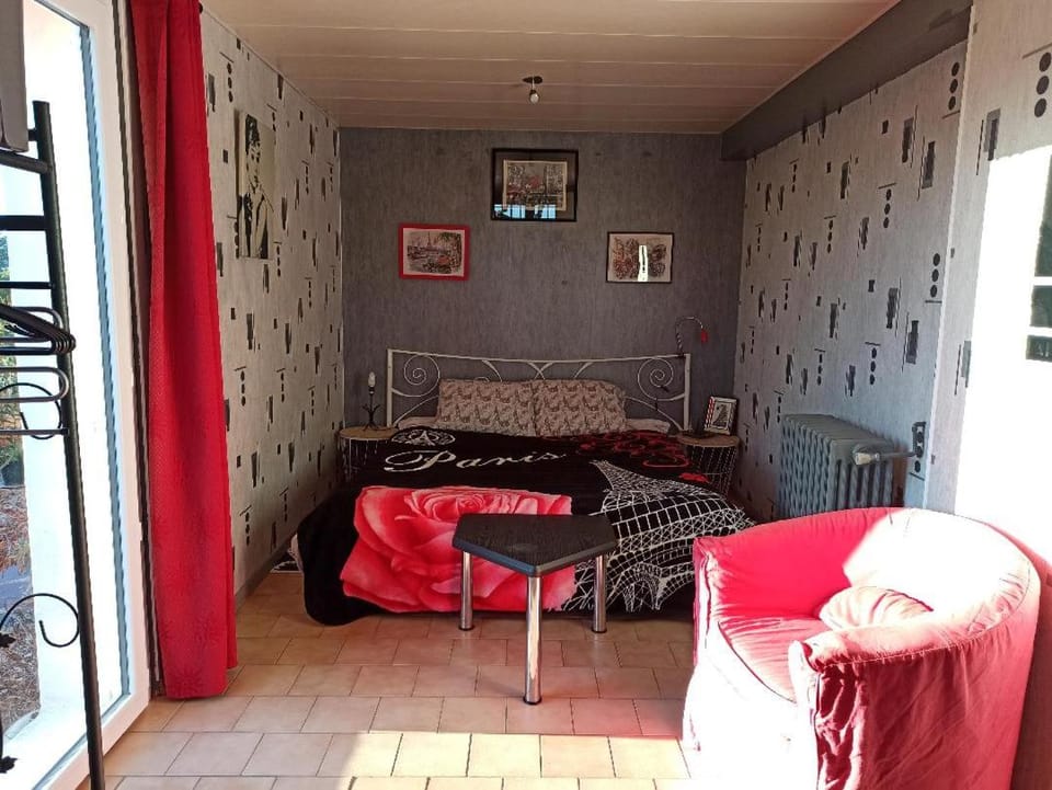 Chambre indépendante à Grigny Vacation rental in Givors