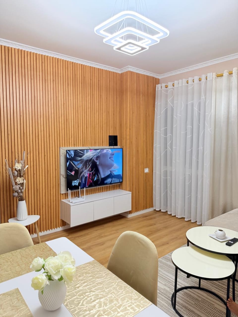 TV and multimedia, Living room, Seating area