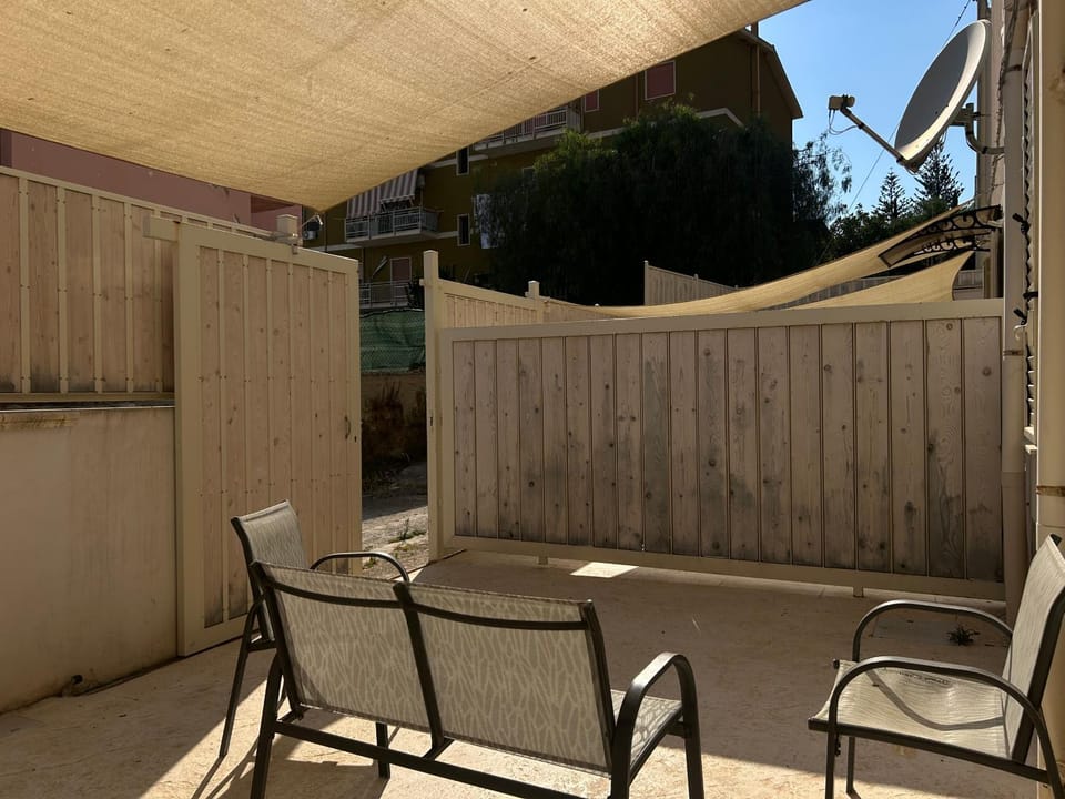 Garden, Balcony/Terrace