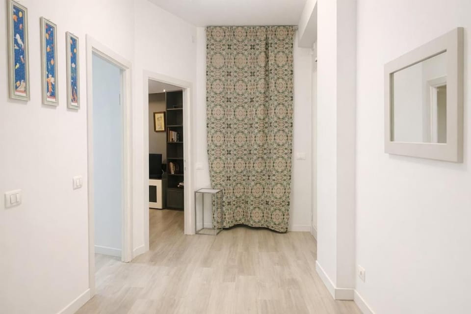 La Scala Fiorita, Charme tra fiori e pietra - mytouristhome Apartment in La Spezia