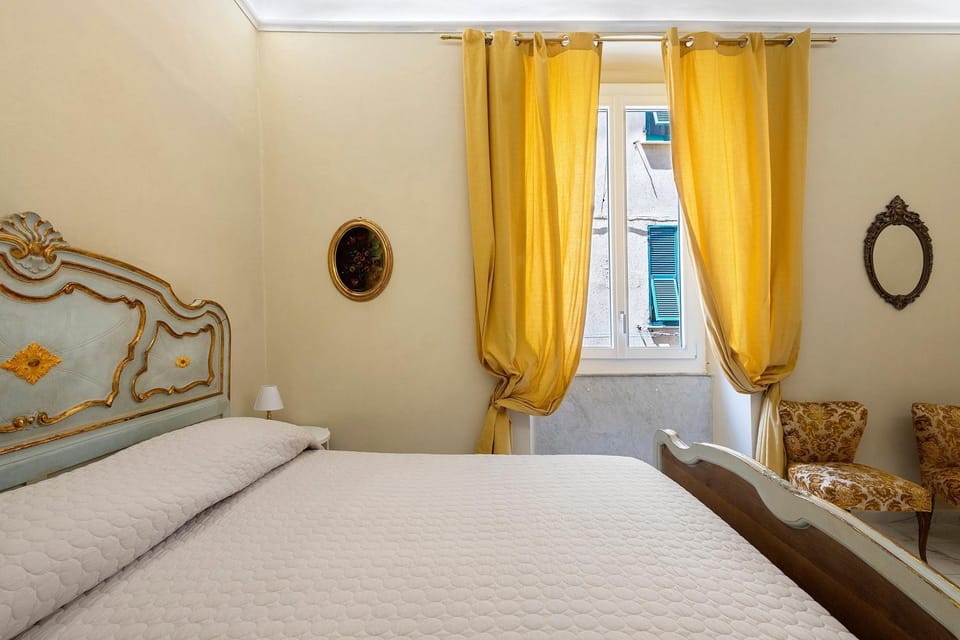 Property building, Living room, Bedroom