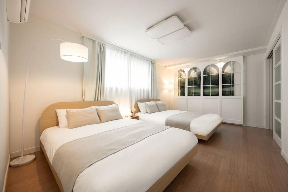Bed, Family, air conditioner