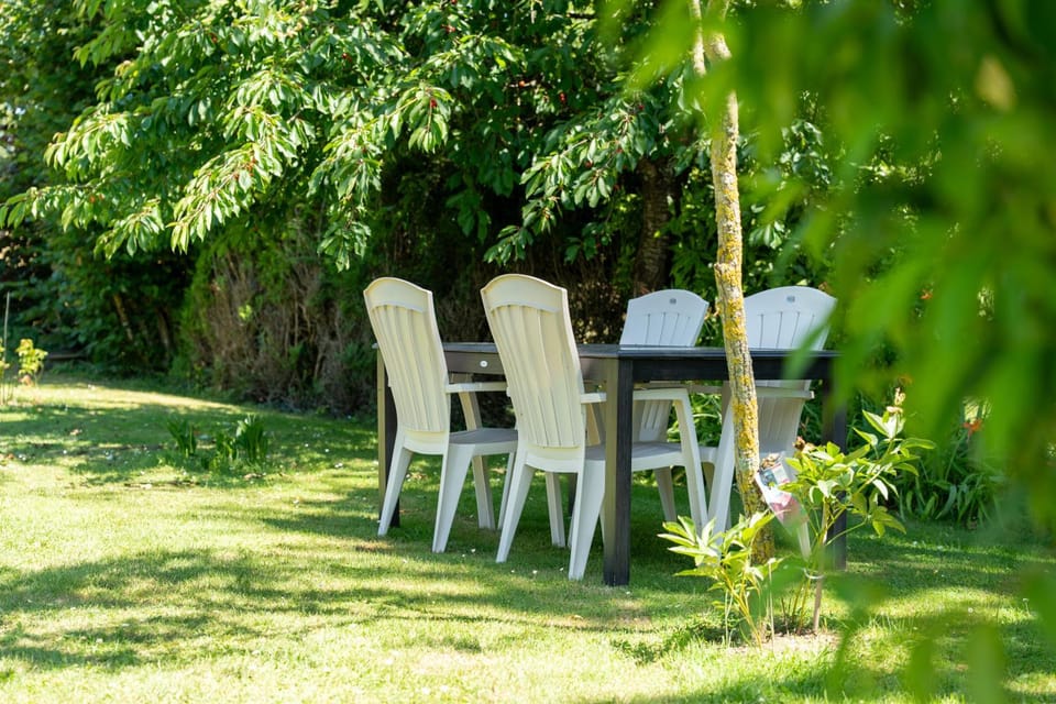 Garden, Dining area