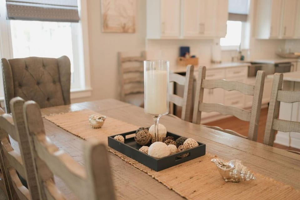 Beach Retreat 11 Beds Sleeps 18 Gulfport House in Gulfport