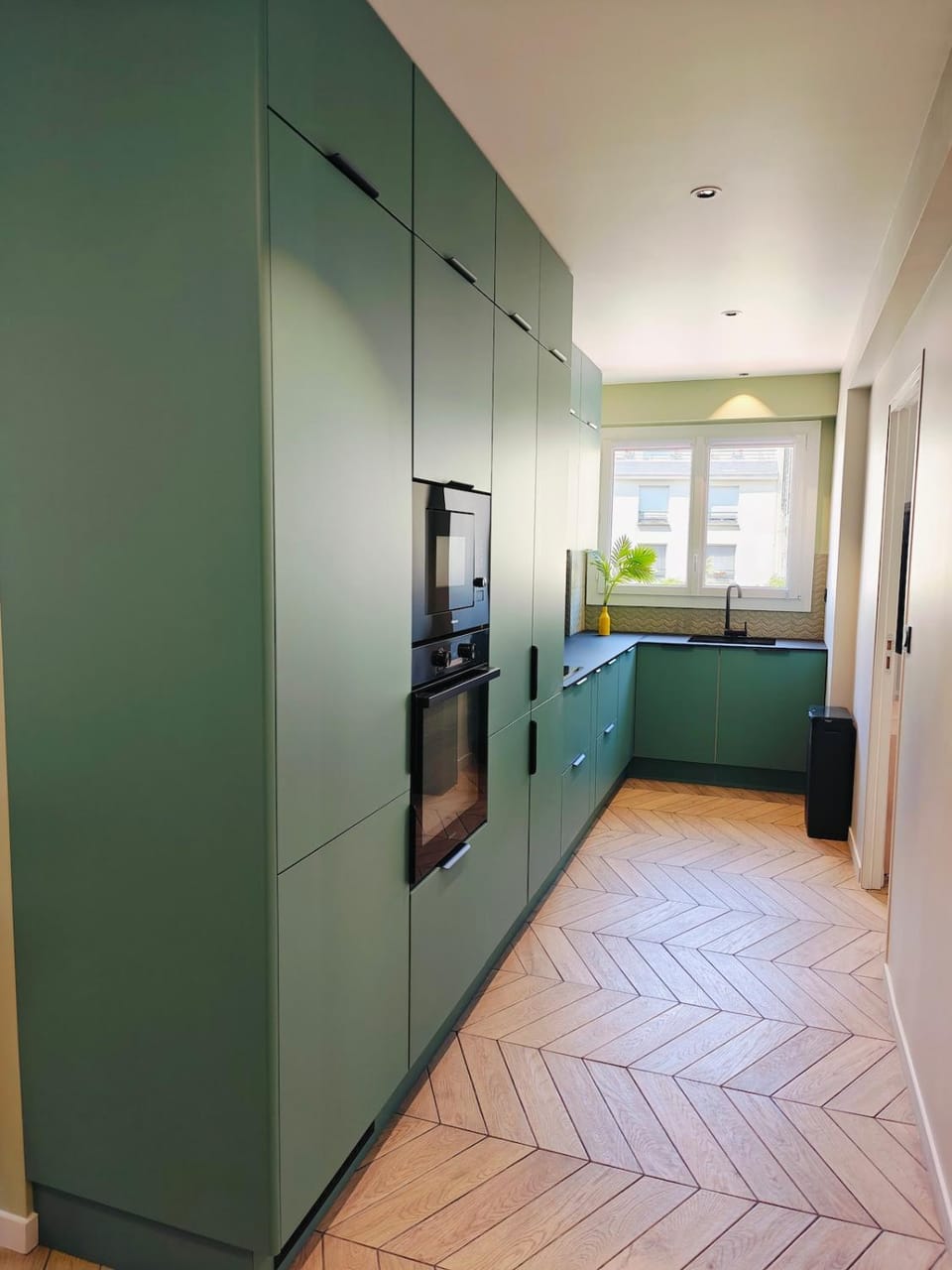 Paris Queen Suite with Aircondition Apartment in Île-de-France