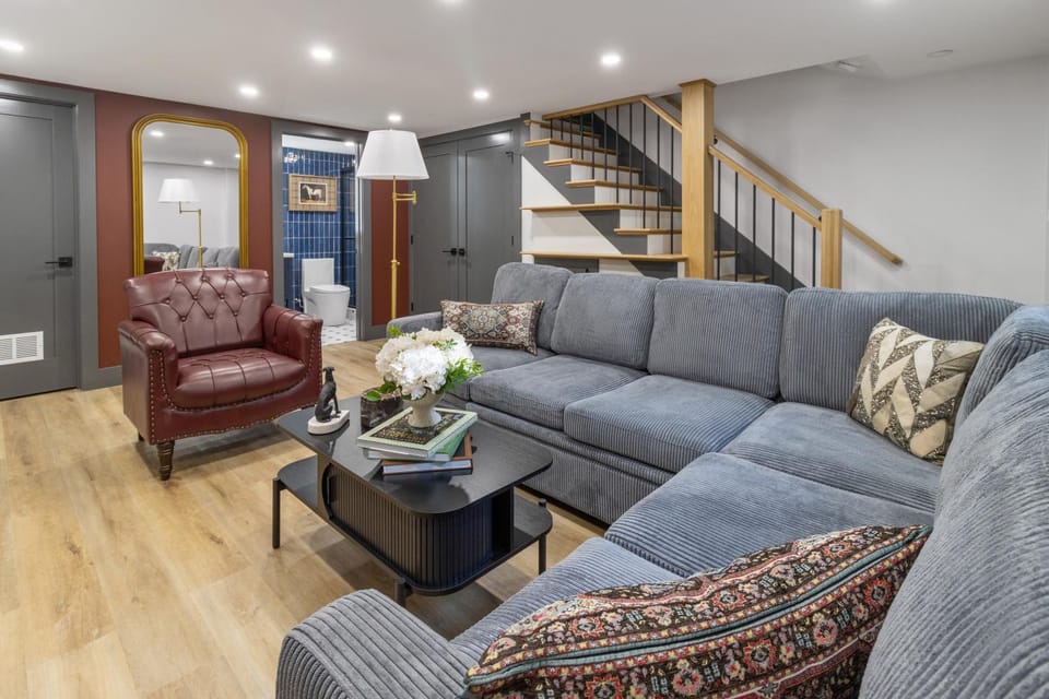 Living room, Photo of the whole room, Seating area