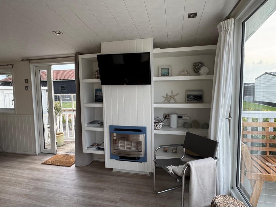 Camping Zeezicht - Chalet 16 Chalet in North Holland (province)