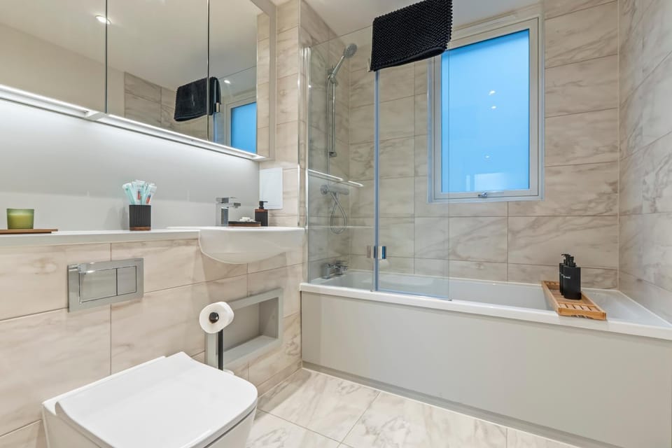 Shower, Bathroom, Bath, towels