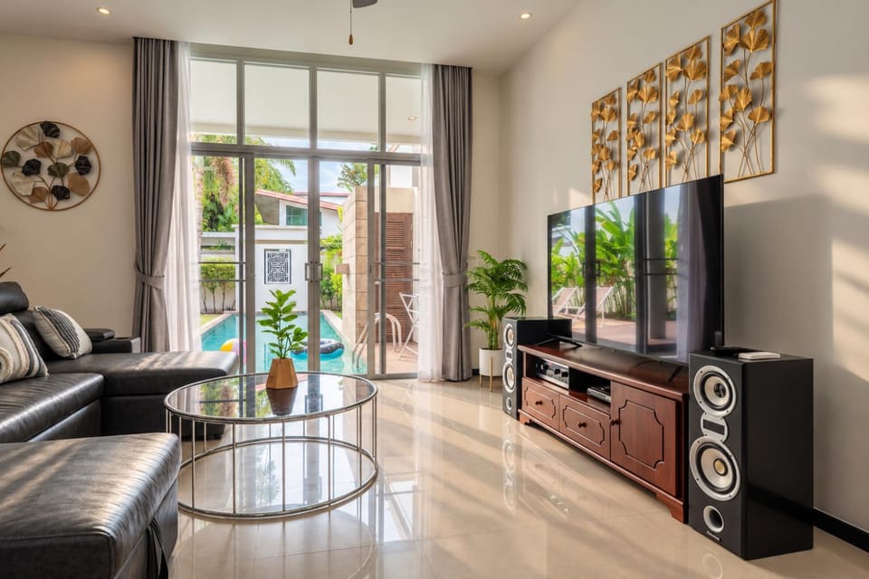 TV and multimedia, Living room, Seating area