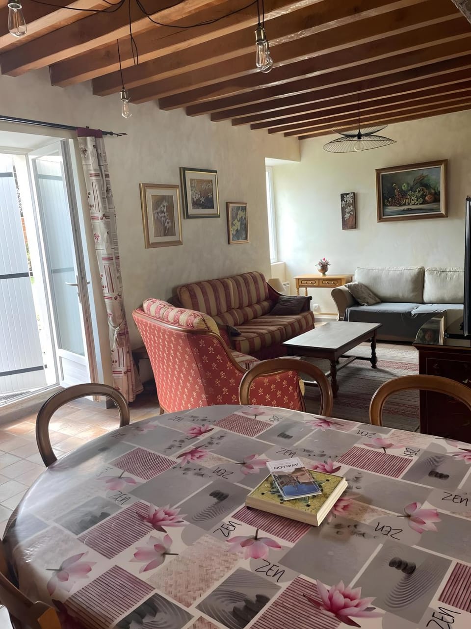 Property building, Living room