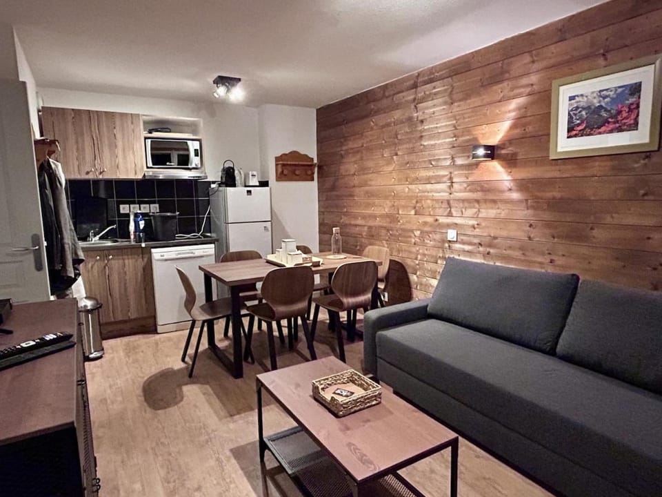 Apartment for 5-6 people Pieds des pistes Apartment in Les Deux Alpes