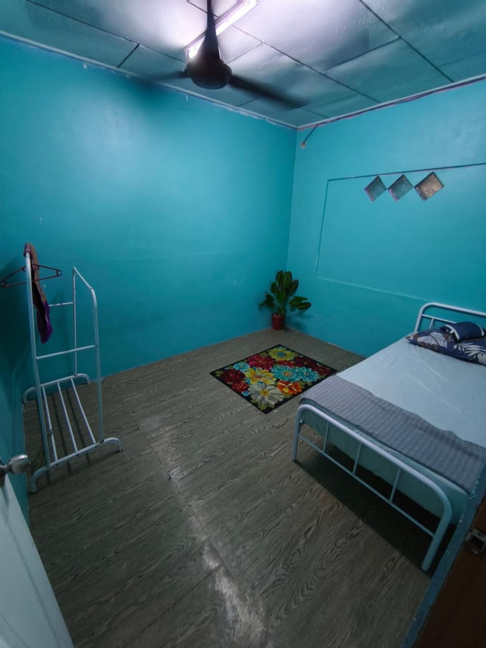 Asyun Homestay 2 Stadium Gong Badak 5km UniszaUMT 9Km House in Terengganu, Malaysia