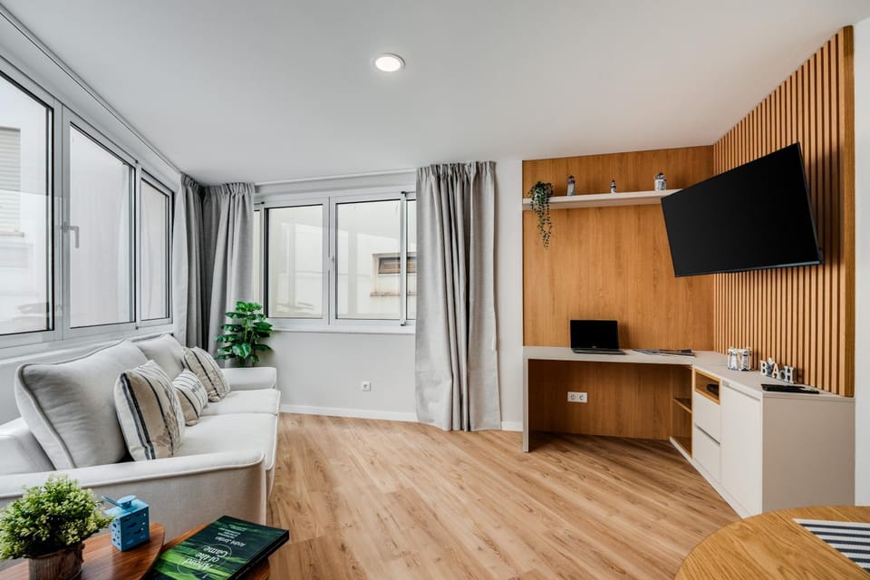 TV and multimedia, Kitchen or kitchenette, Living room, Seating area