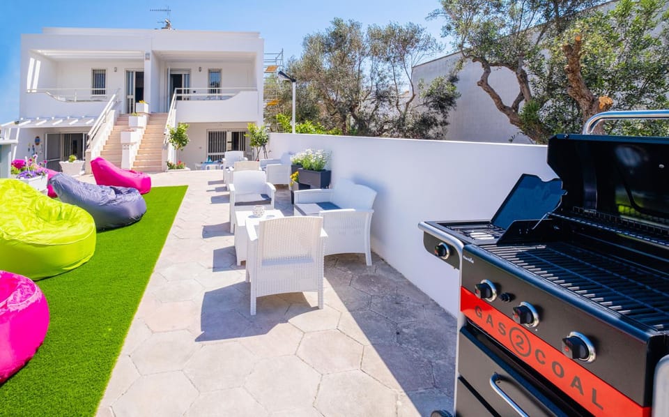 Patio, BBQ facilities