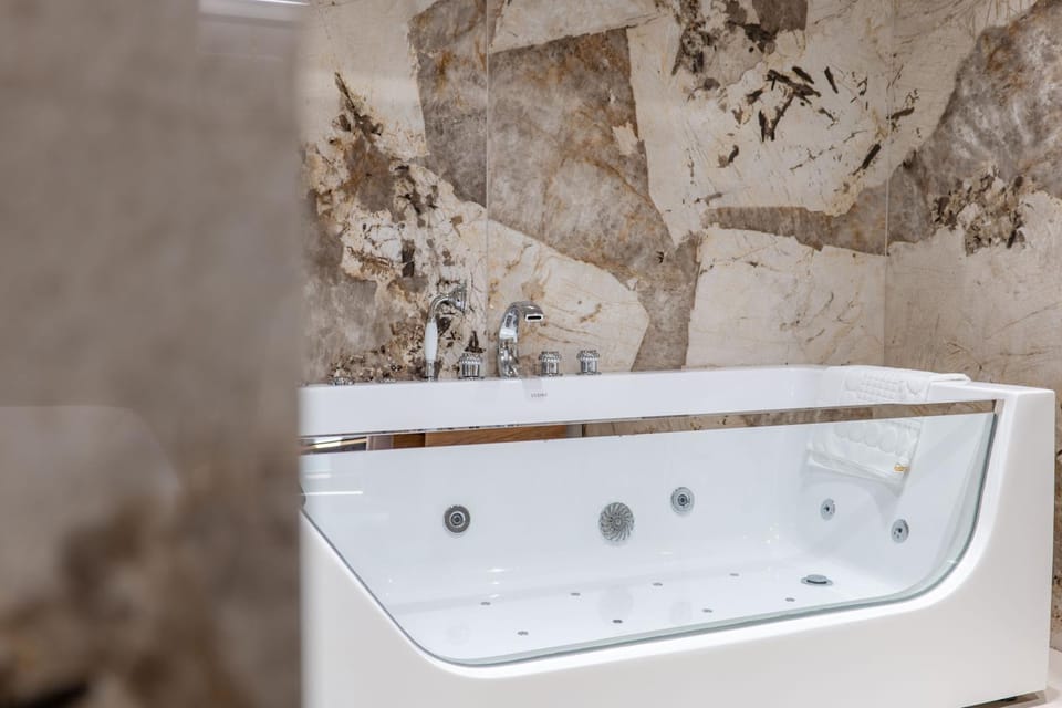 Hot Tub, Bathroom, Bath