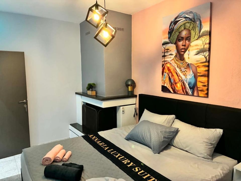 Bedroom, fireplace