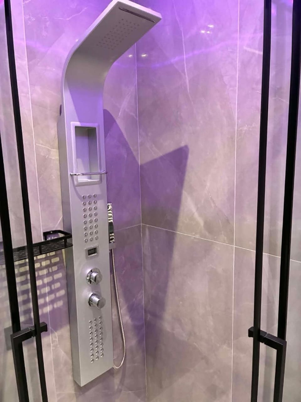 Shower, Hot Tub