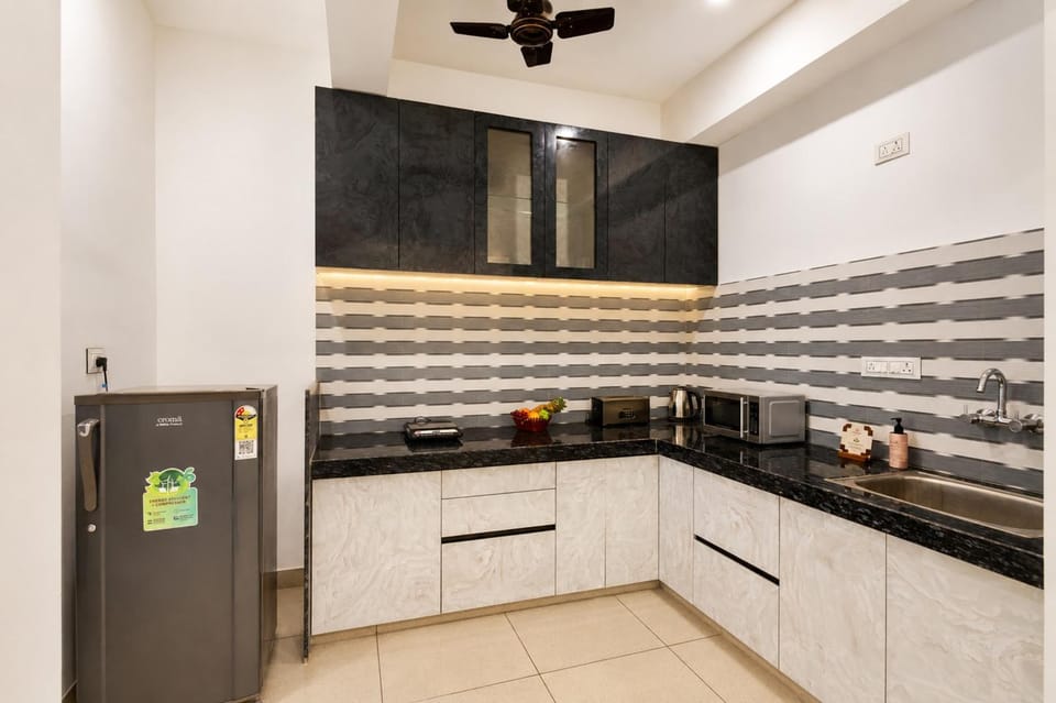 Homely 2BHK at Lakecity Apartments by Viraalay Apartment in Udaipur