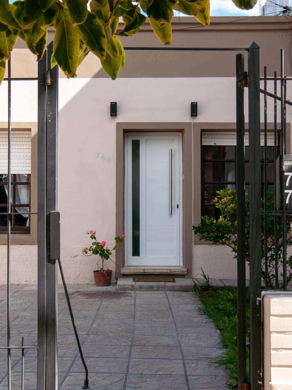 Facade/entrance