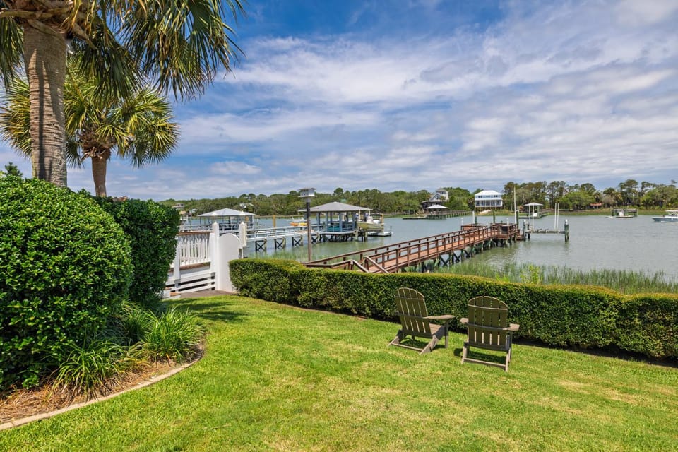 Day, Natural landscape, Summer, Garden, View (from property/room), River view