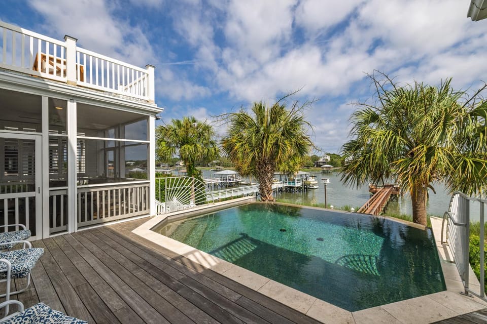 Property building, Patio, Day, Natural landscape, Garden, Balcony/Terrace, Pool view, Swimming pool