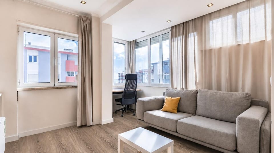 Ocean Breeze | Sea View, Beach & Train by Homeful Apartment in Lisbon District