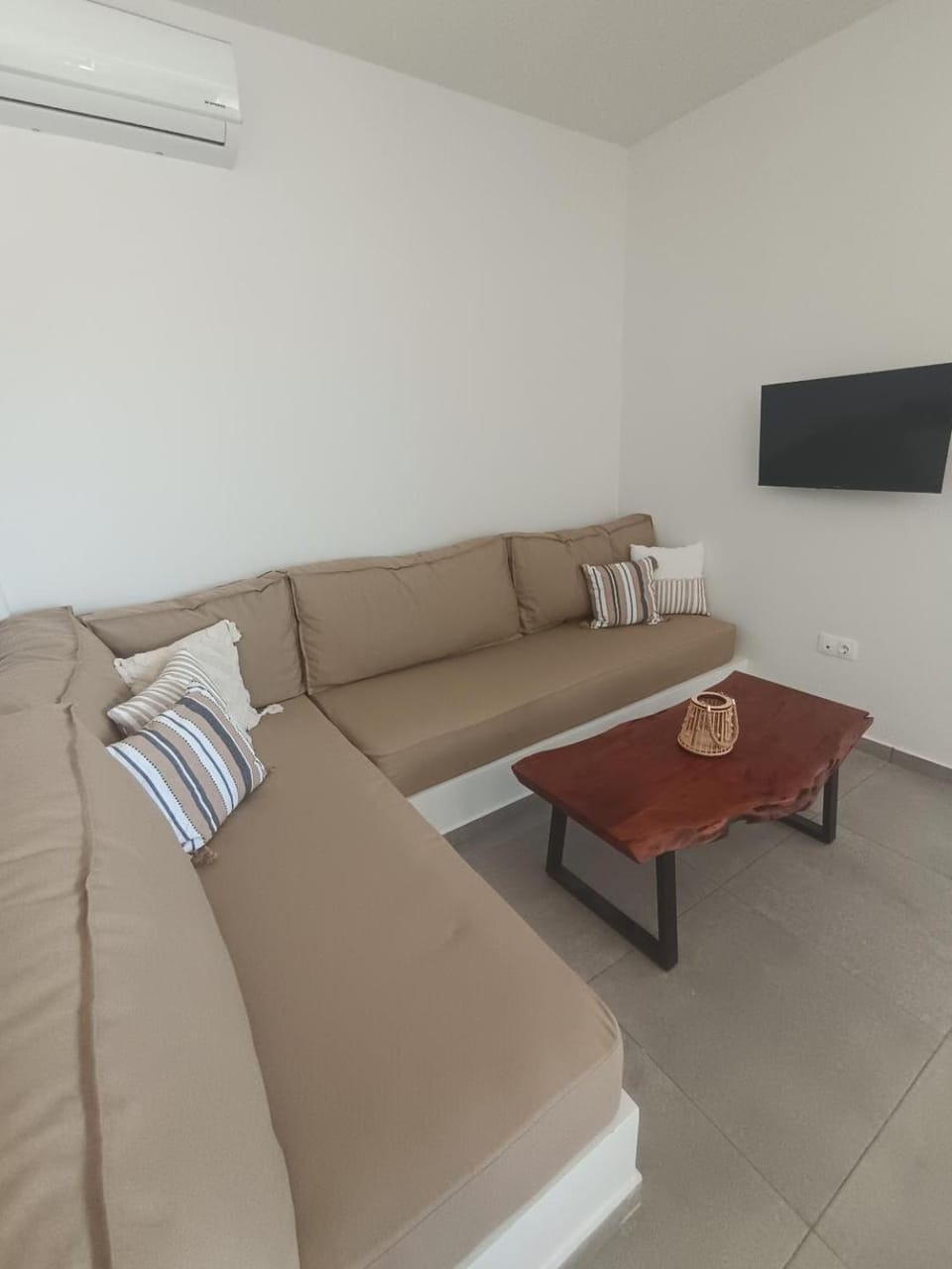 IOVI Tinos II Apartment in Decentralized Administration of the Aegean
